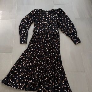 AFRM Black Floral Pleated Long-Sleeve Midi Dress w cutout on the back nwot